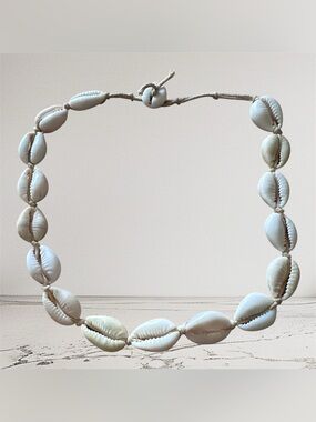 Shell Choker Necklace